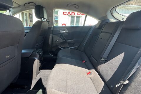 Vauxhall Insignia EXCLUSIV CDTI ECOFLEX S/S.. 13 SERVICES INCLUDING CAMBELT CHANGE AT 75K..  13