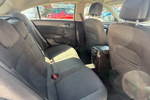Vauxhall Insignia EXCLUSIV CDTI ECOFLEX S/S.. 13 SERVICES INCLUDING CAMBELT CHANGE AT 75K..  6