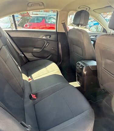 Vauxhall Insignia EXCLUSIV CDTI ECOFLEX S/S.. 13 SERVICES INCLUDING CAMBELT CHANGE AT 75K..  3