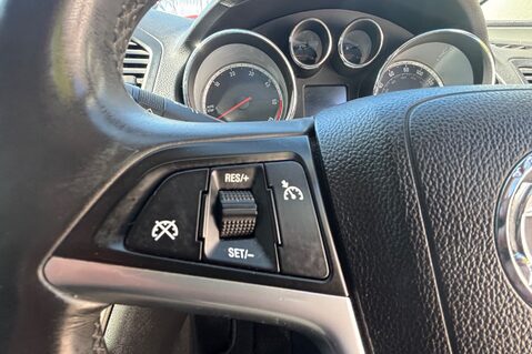 Vauxhall Insignia EXCLUSIV CDTI ECOFLEX S/S.. 13 SERVICES INCLUDING CAMBELT CHANGE AT 75K..  15