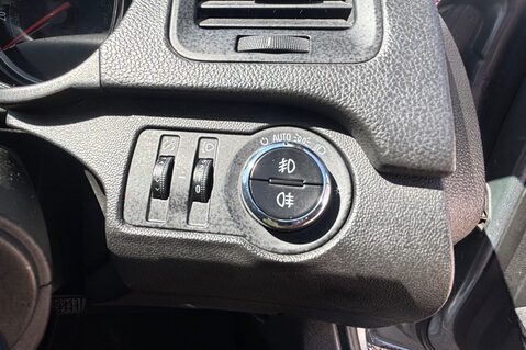 Vauxhall Insignia EXCLUSIV CDTI ECOFLEX S/S.. 13 SERVICES INCLUDING CAMBELT CHANGE AT 75K..  18
