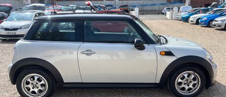Mini Hatch 1.6 COOPER.. GREAT HISTORY.. S/START..6 SPEED G/BOX 1