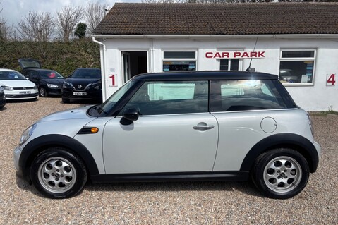 Mini Hatch 1.6 COOPER.. GREAT HISTORY.. S/START..6 SPEED G/BOX 4