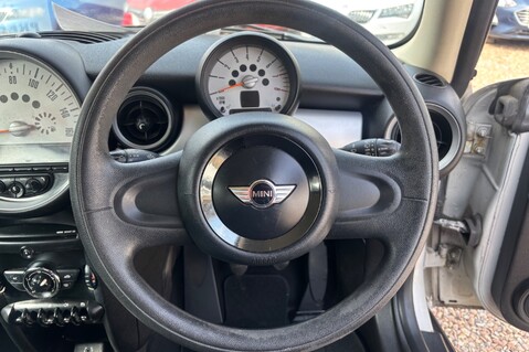 Mini Hatch 1.6 COOPER.. GREAT HISTORY.. S/START..6 SPEED G/BOX 10
