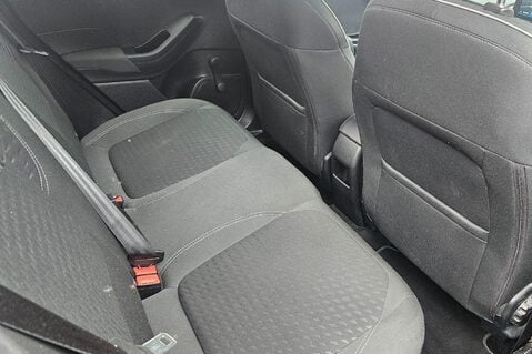 Ford Fiesta TITANIUM.. (NEW SHAPE) 1 PREVIOUS OWNER.5 MAIN DEALER SERVICES.APPLE PLAY. 11