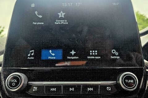 Ford Fiesta TITANIUM.. (NEW SHAPE) 1 PREVIOUS OWNER.5 MAIN DEALER SERVICES.APPLE PLAY. 19