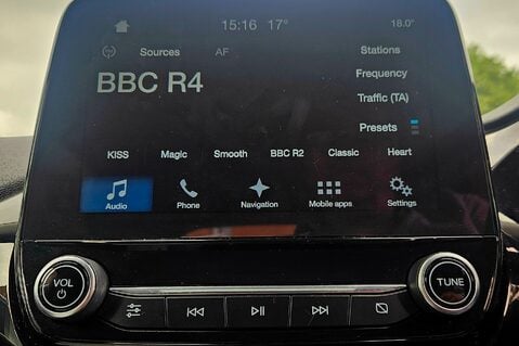 Ford Fiesta TITANIUM.. (NEW SHAPE) 1 PREVIOUS OWNER.5 MAIN DEALER SERVICES.APPLE PLAY. 20