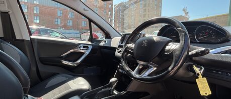 Peugeot 2008 PURETECH S/S ALLURE..AUTOMATIC.. 5 SERVICES.. 1 PREVIOUS KEEPER 1