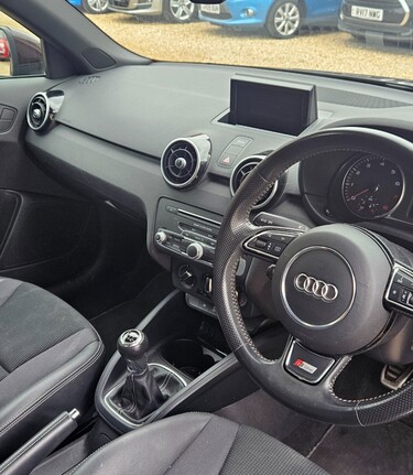 Audi A1 1.4 SPORTBACK TFSI S LINE.. 7 AUDI SERVICES..DAB..BLUETOOTH.. 3