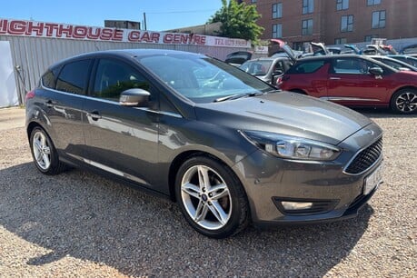 Ford Focus ZETEC..ONLY £20:00 R/TAX..BEST COLOUR..DAB..AIR CON..PARKING SENSORS 
