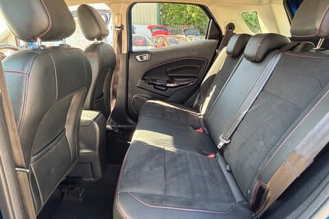 Ford Ecosport ST-LINE.. 5 SERVICES.. STUNNING COLOUR.. HALF LEATHER.. BLUETOOTH 6