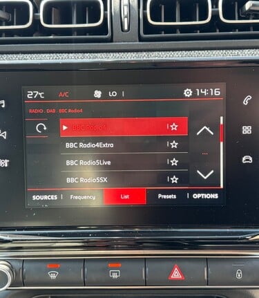 Citroen C3 PURETECH ELLE.. 6 SERVICES.. 1 PREVIOUS OWNER.. APPLE CAR PLAY/ANDROID AUTO 3