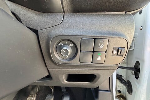 Citroen C3 PURETECH ELLE.. 6 SERVICES.. 1 PREVIOUS OWNER.. APPLE CAR PLAY/ANDROID AUTO 17