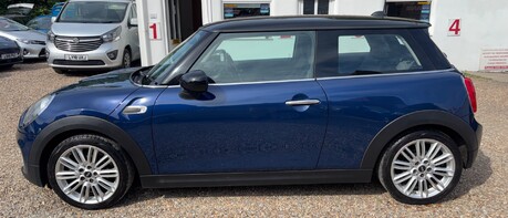 Mini Hatch COOPER.. SERVICE HISTORY.. £20 ROAD TAX 1