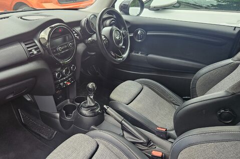 Mini Hatch COOPER.. SERVICE HISTORY.. £20 ROAD TAX 5