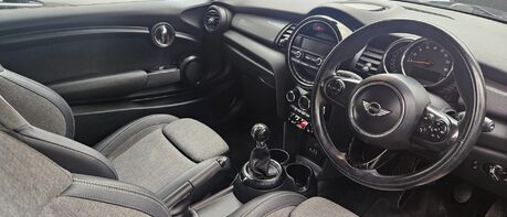 Mini Hatch COOPER. CHILLI II PACK..£20 ROAD TAX..DAB RADIO..AIR CON.1 OWNER.. 1