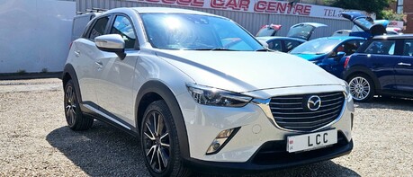 Mazda CX-3 SPORT.. 1 PREVIOUS OWNER.. 8 MAIN DEALER SERVICES..  1