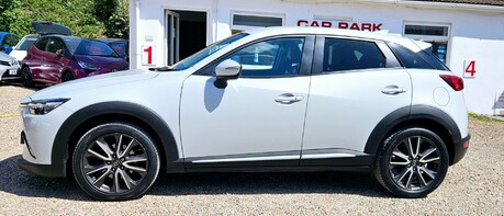 Mazda CX-3 SPORT.. 1 PREVIOUS OWNER.. 8 MAIN DEALER SERVICES..  1