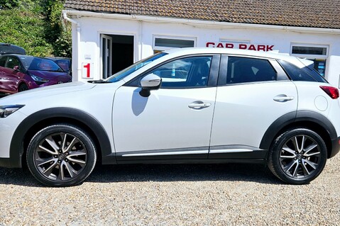 Mazda CX-3 SPORT.. 1 PREVIOUS OWNER.. 8 MAIN DEALER SERVICES..  4