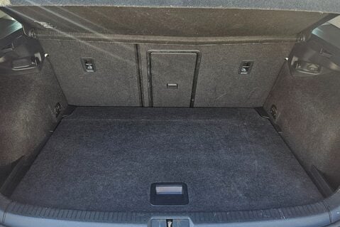 Volkswagen Golf SE TDI BLUEMOTION TECHNOLOGY..11SERVICES..£20 ROAD TAX.. 1 PREVIOUS OWNER.. 17