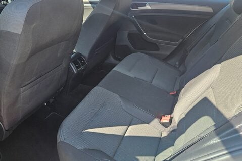 Volkswagen Golf SE TDI BLUEMOTION TECHNOLOGY..11SERVICES..£20 ROAD TAX.. 1 PREVIOUS OWNER.. 18