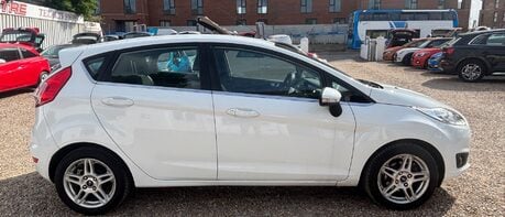 Ford Fiesta ZETEC.. SERVICE HISTORY.. 1 PREVIOUS OWNER.. £35 ROAD TAX 1