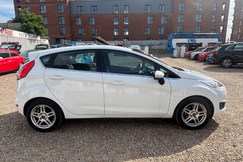 Ford Fiesta ZETEC.. SERVICE HISTORY.. 1 PREVIOUS OWNER.. £35 ROAD TAX 7