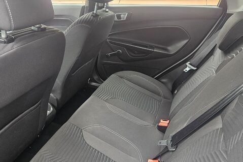 Ford Fiesta ZETEC.. SERVICE HISTORY.. 1 PREVIOUS OWNER.. £35 ROAD TAX 6