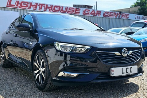 Vauxhall Insignia SRI.. 6 MAIN DEALER SERVICES.. 1 PREVIOUS OWNER 7