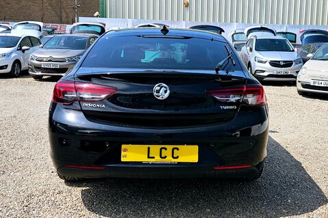Vauxhall Insignia SRI.. 6 MAIN DEALER SERVICES.. 1 PREVIOUS OWNER 6