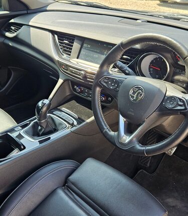 Vauxhall Insignia GRAND SPORT SRI.6 MAIN DEALER SERVICES..AIR CON.DAB RADIO..CRUISE CONTROL. 3