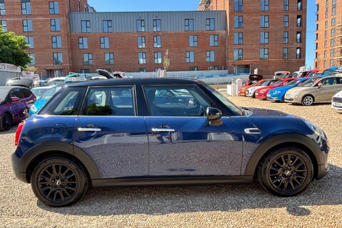 Mini Hatch COOPER.. SERVICE HISTORY.. ONLY ONE OWNER FROM NEW 17