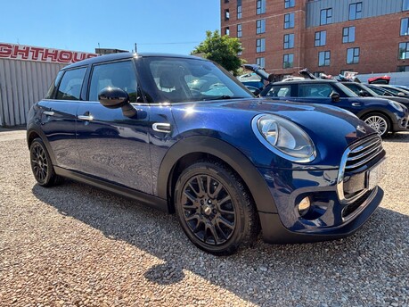 Mini Hatch COOPER.. SERVICE HISTORY.. ONLY ONE OWNER FROM NEW