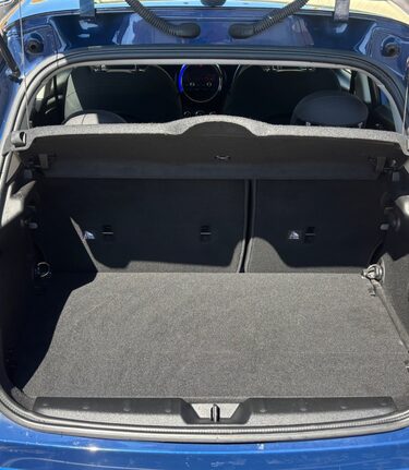 Mini Hatch COOPER.. SERVICE HISTORY.. ONLY ONE OWNER FROM NEW 3