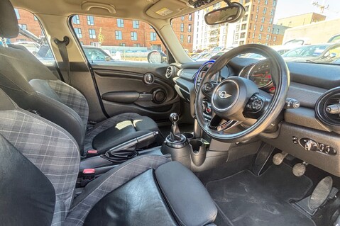 Mini Hatch COOPER.. SERVICE HISTORY.. ONLY ONE OWNER FROM NEW 26