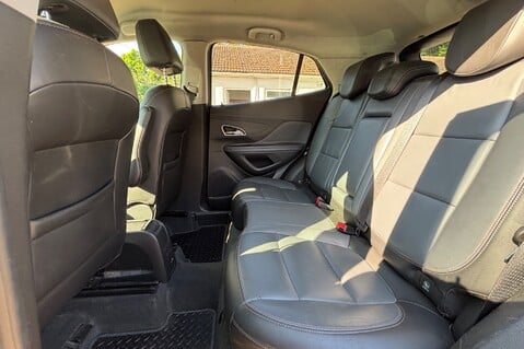 Vauxhall Mokka SE S/S.. 9 SERVICES.. FULL LEATHER.. HEATED STEERING WHEEL & FRONT SEATS..  5