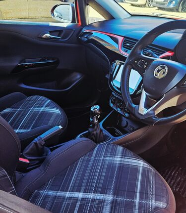 Vauxhall Corsa LIMITED EDITION.. 9 SERVICES..ALLOYS..CLIMATE CONTROL..DAB..STUNNING IN RED 3