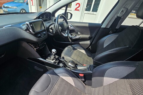 Peugeot 2008 S/S ALLURE.. ONLY ONE OWNER FROM NEW.. 5 SERVICES INCLUDING CAMBELT CHANGE  12