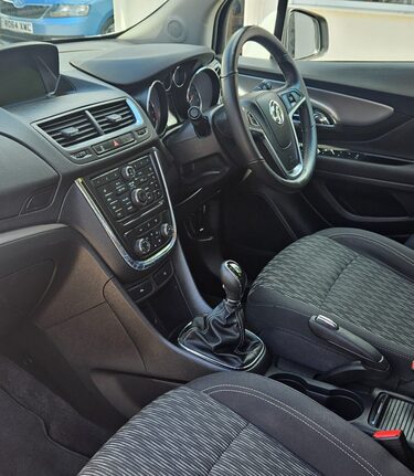 Vauxhall Mokka TECH LINE..1 PREVIOUS OWNER.. 6 SERVICES..SAT NAV.. 3