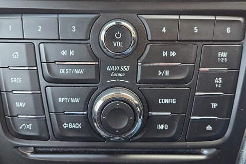 Vauxhall Mokka TECH LINE..1 PREVIOUS OWNER.. 6 SERVICES..SAT NAV.. 25