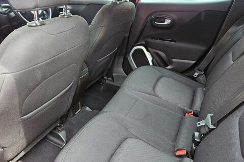 Jeep Renegade LONGITUDE.. SERVICE HISTORY.. 1 PREVIOUS KEEPER.. STUNNING EXAMPLE 27