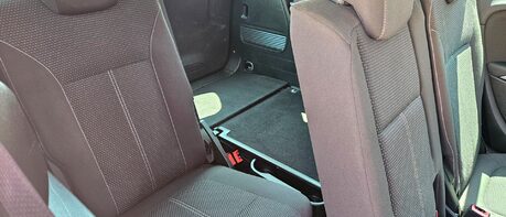Vauxhall Zafira 1.4T SRI 7 SEATER.. 1 PREVIOUS OWNER.. 7 SERVICES.. LOOK 7 SEATS!!! 1