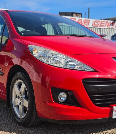 Peugeot 207 1.4 VERVE 5 DOOR.. LOW INSURANCE.. BLUETOOTH..9 SERVICES..STUNNING EXAMPLE 3