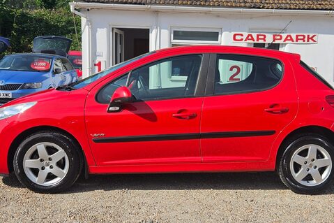 Peugeot 207 1.4 VERVE 5 DOOR.. LOW INSURANCE.. BLUETOOTH..9 SERVICES..STUNNING EXAMPLE 5