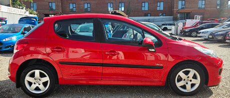 Peugeot 207 1.4 VERVE 5 DOOR.. LOW INSURANCE.. BLUETOOTH..9 SERVICES..STUNNING EXAMPLE 1