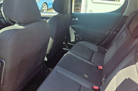 Peugeot 207 1.4 VERVE 5 DOOR.. LOW INSURANCE.. BLUETOOTH..9 SERVICES..STUNNING EXAMPLE 16
