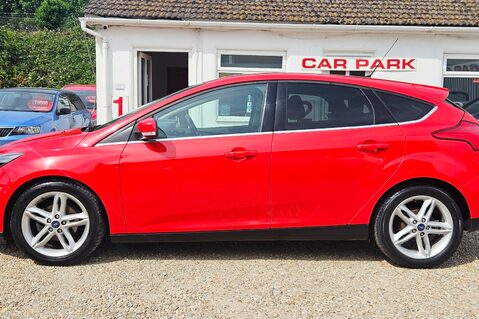 Ford Focus 1.6 ZETEC TDCI £20 TAX.. 9 SERVICES.. ONLY £20 R/TAX.. STUNNING COLOUR 6