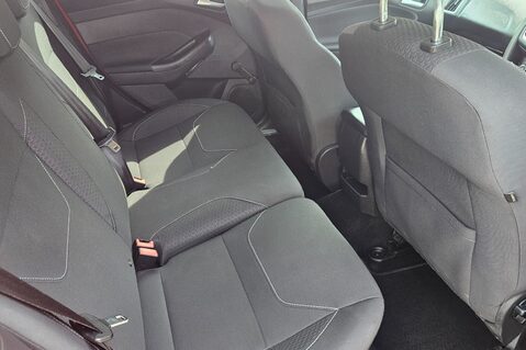 Ford Focus 1.6 ZETEC TDCI £20 TAX.. 9 SERVICES.. ONLY £20 R/TAX.. STUNNING COLOUR 14