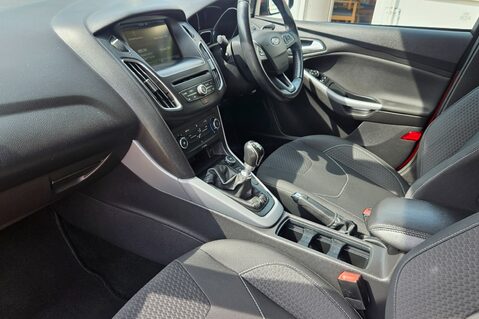 Ford Focus 1.6 ZETEC TDCI £20 TAX.. 9 SERVICES.. ONLY £20 R/TAX.. STUNNING COLOUR 18