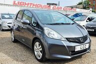 Honda Jazz I-VTEC ES PLUS..1 PREVIOUS OWNER... 9 SERVICES.. STUNNING EXAMPLE..  1
